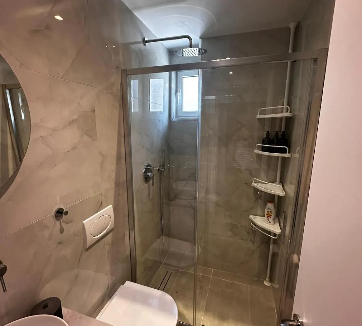 Artemis Guesthouse Gjirokastër 0*,